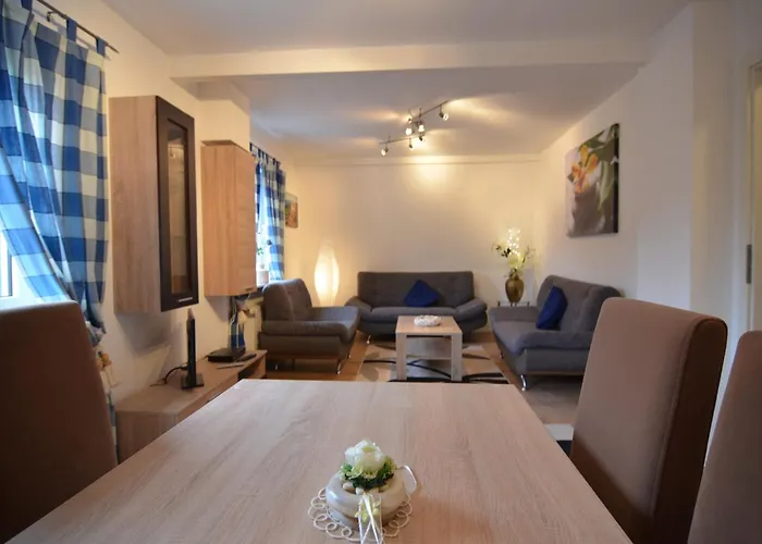 Im Sauerland 公寓 *